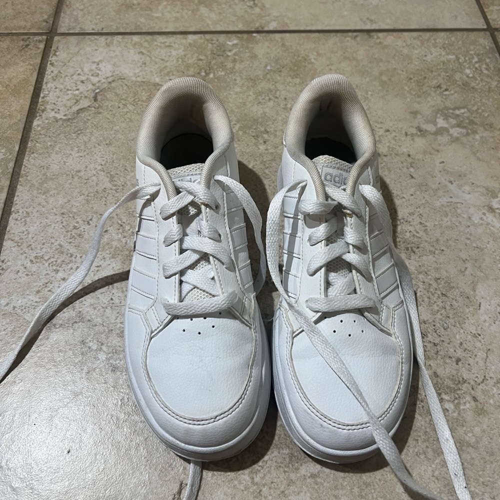 Adidas White Sneakers with Low-Top Design and Mesh Upper